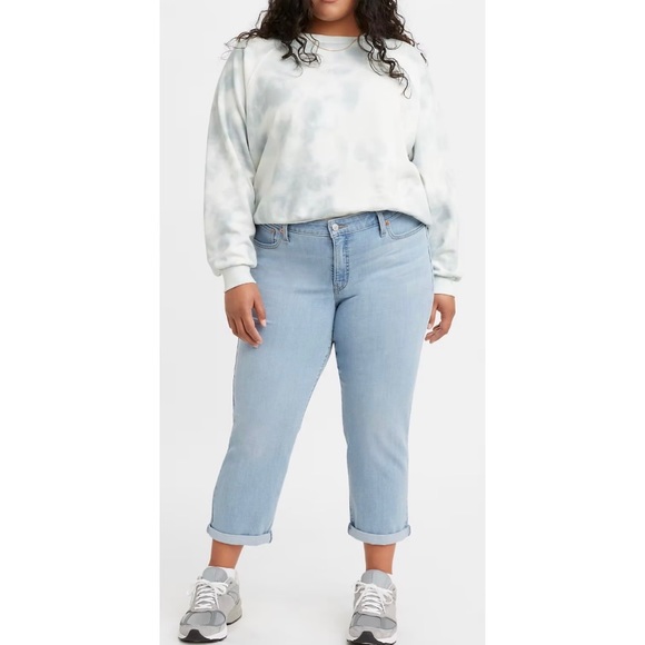 Levi’s Light Wash Mid Rise Boyfriend Jeans Size 18 NWT - Picture 1 of 16